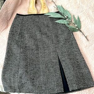 AnnTaylor black and white wool blend skirt ! Sz 12 EUC no flaws